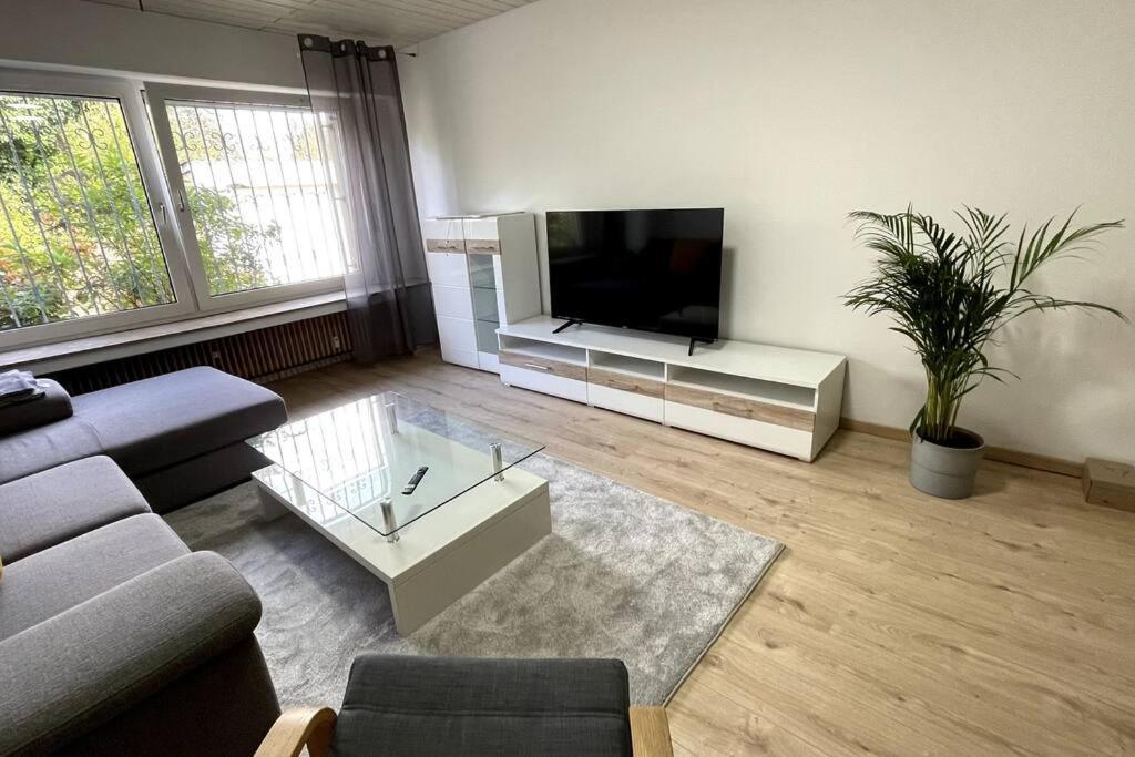 Apart70-Modern Design I Garden With Terrace I Smart Tv I Free Parking I Free Wifi 햄 외부 사진